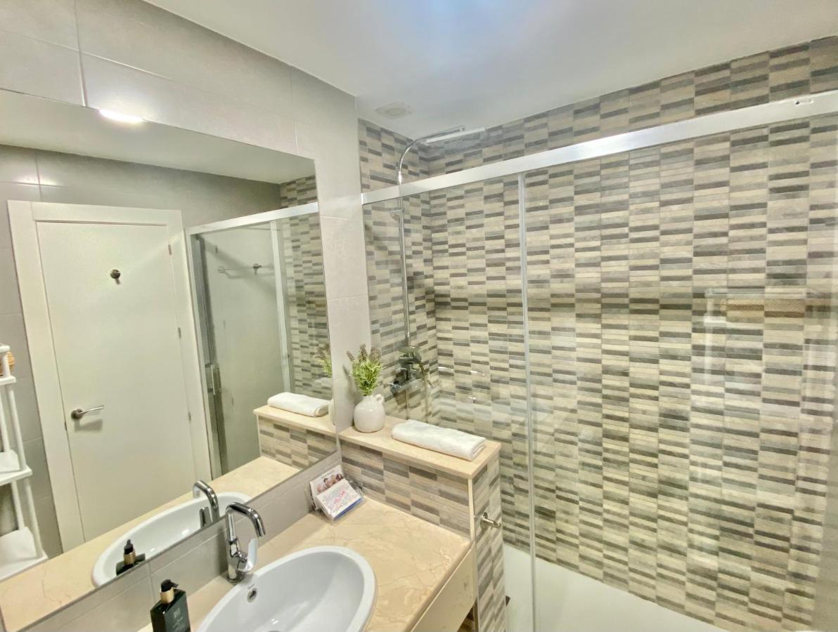 Apartamentos Turisticos Castillo Del Vigia Torremolinos Exteriör bild